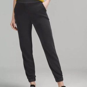 Lululemon Relaxed High Rise Jogger - Softstreme